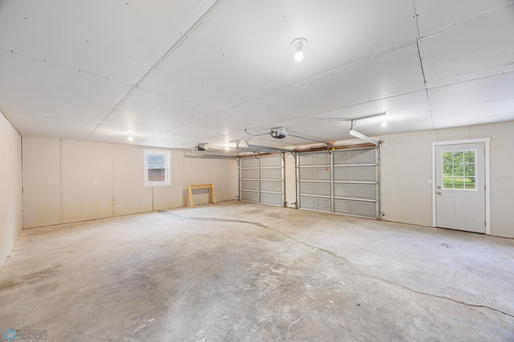 GARAGE.jpg