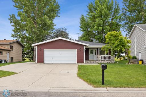 2427 33rd Avenue S, Moorhead, MN 56560