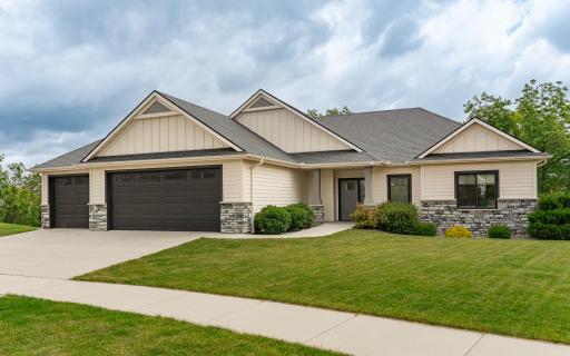 4338 Stone Crest Lane NE, Rochester, MN 55906