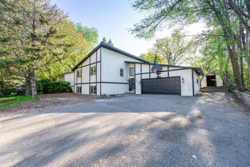 1672 Long Lake Road, New Brighton, MN 55112