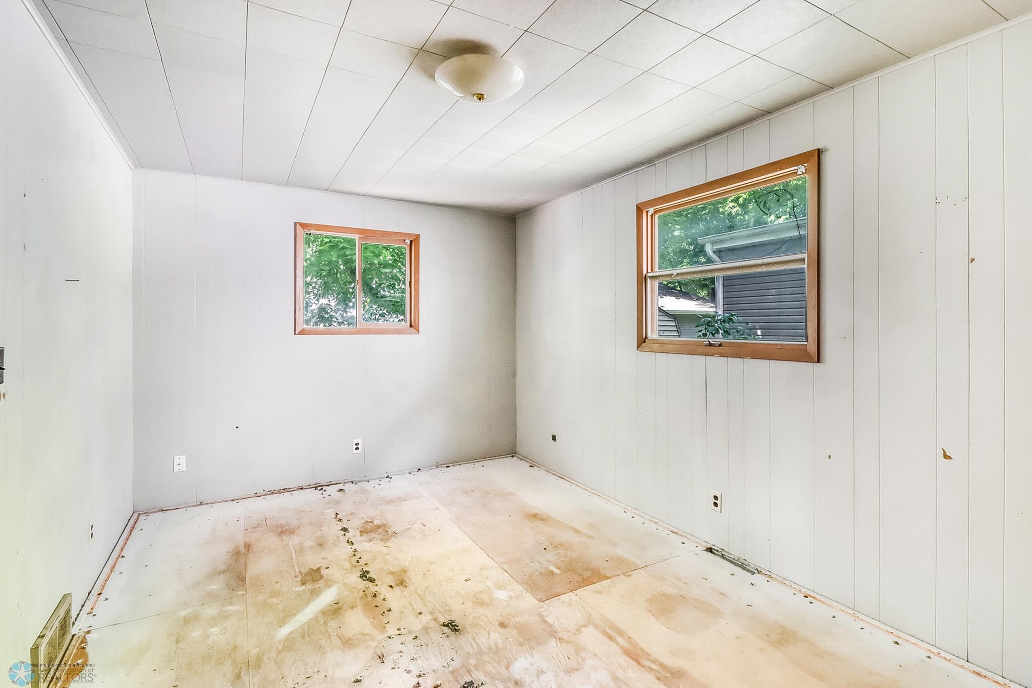 Unit 1_Bedroom2_1.jpg