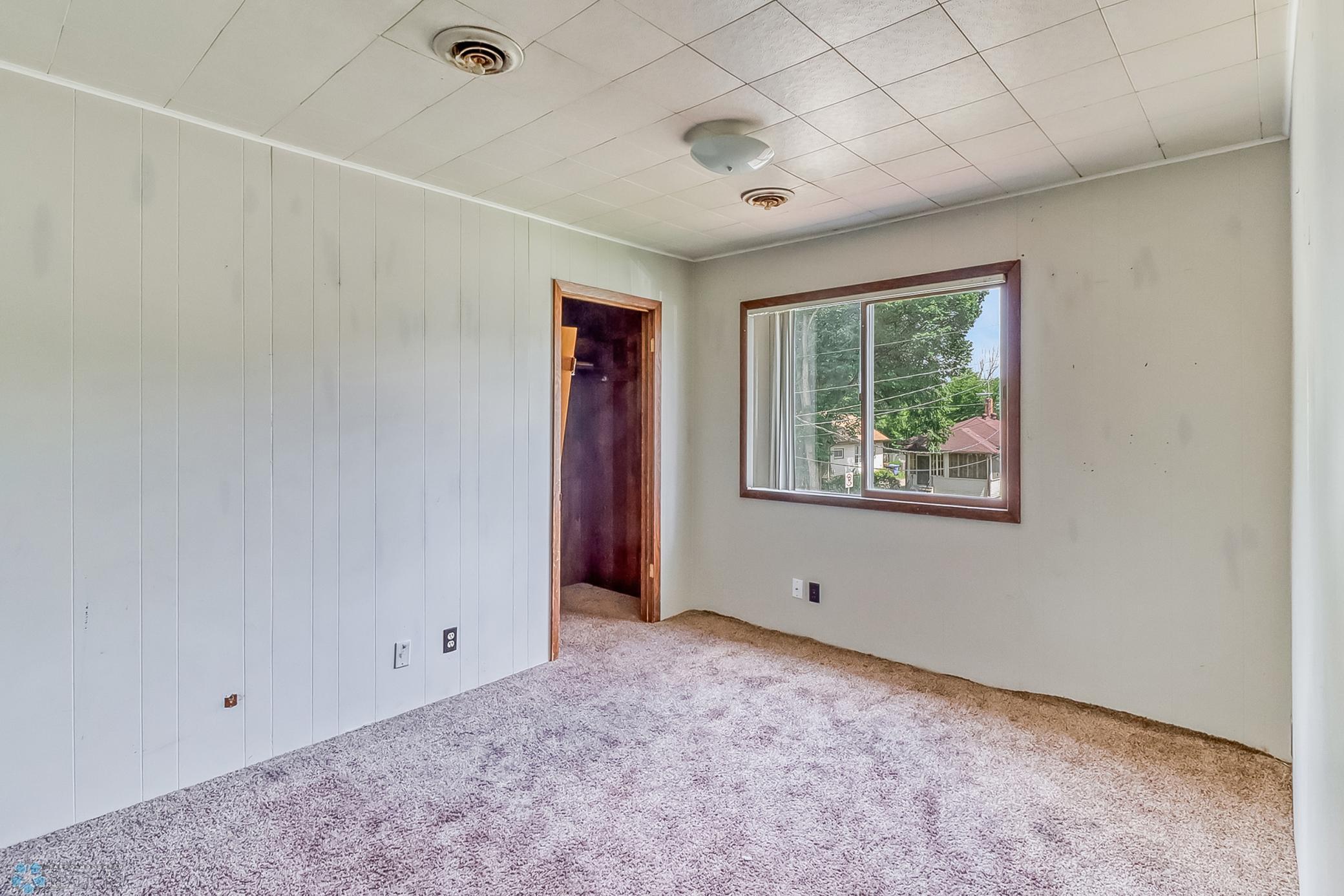 Unit 2_bedroom1_2.jpg
