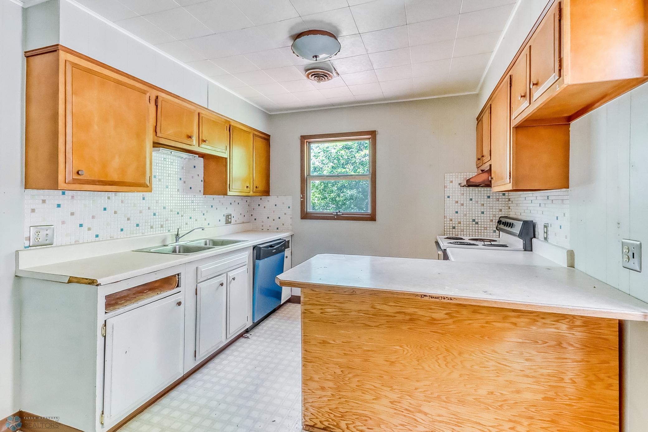 Unit 2_Kitchen1_0.jpg