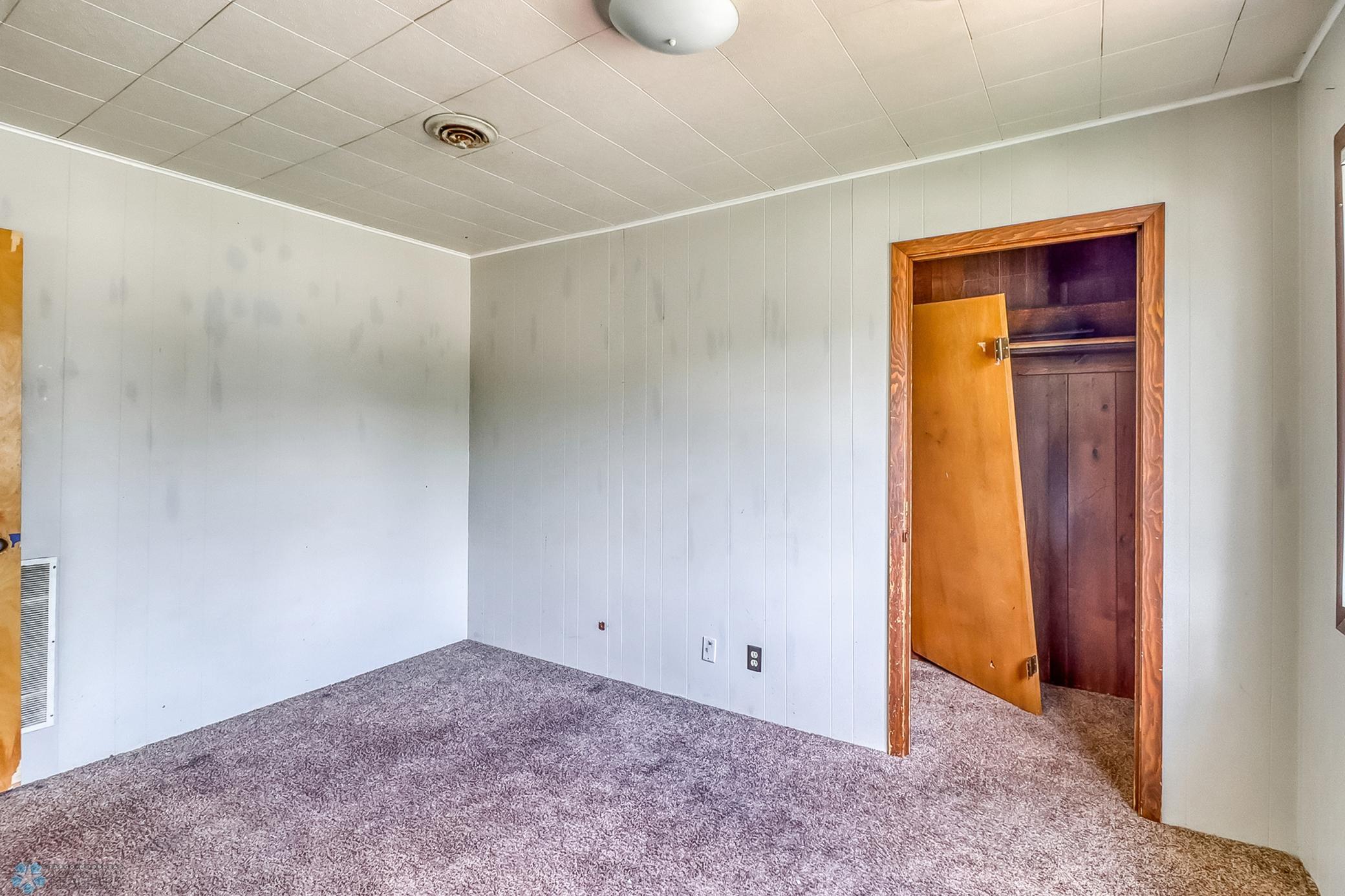 Unit 2_bedroom1_1.jpg