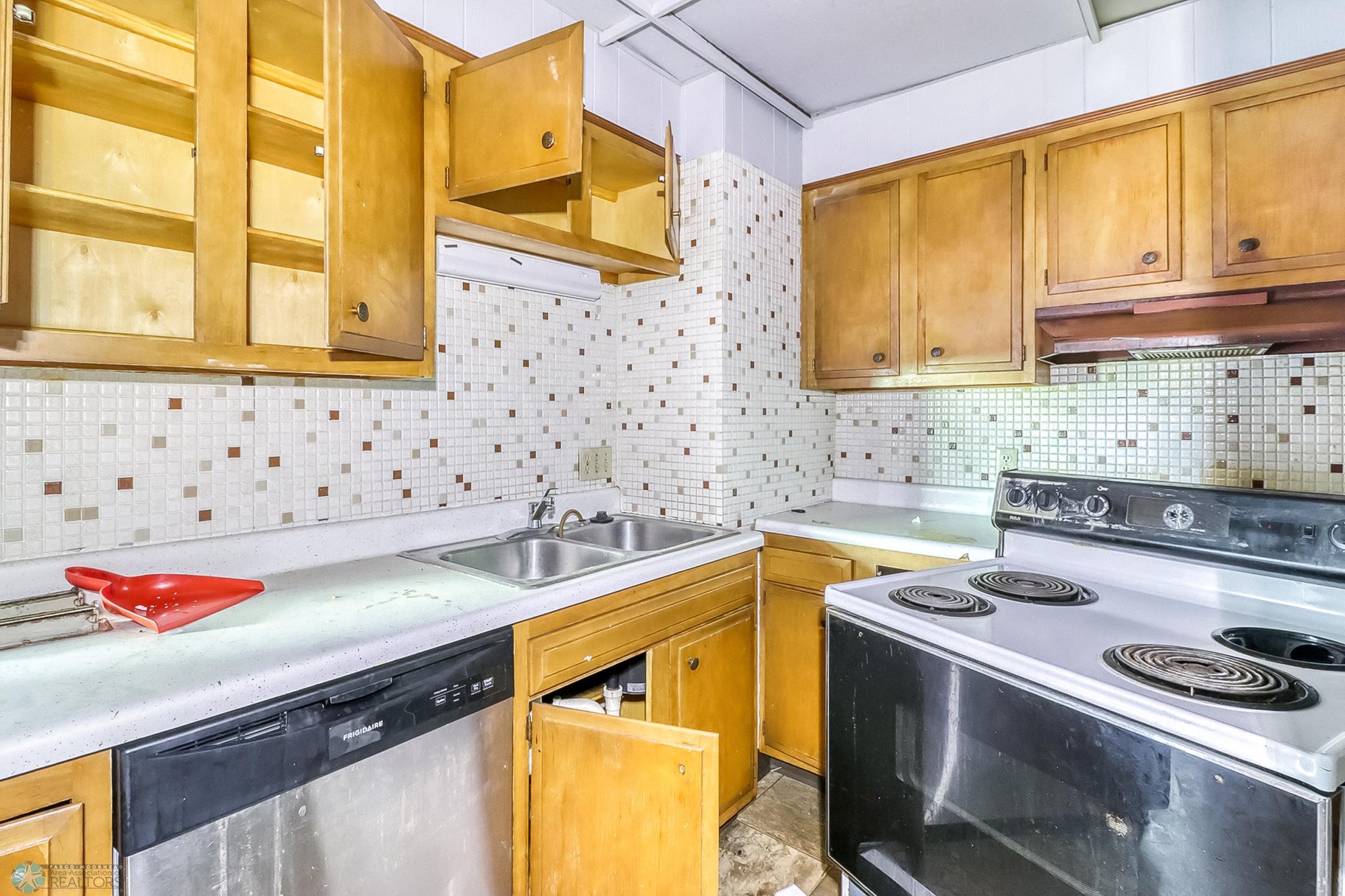 Unit 1_Kitchen1_2.jpg