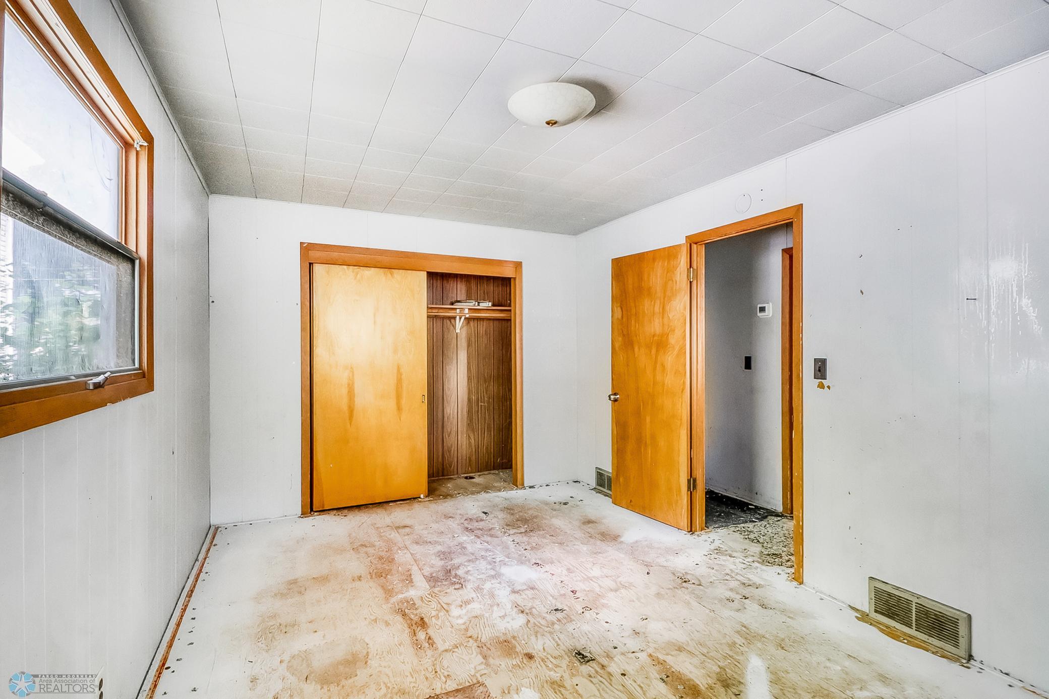 Unit 1_Bedroom2_2.jpg