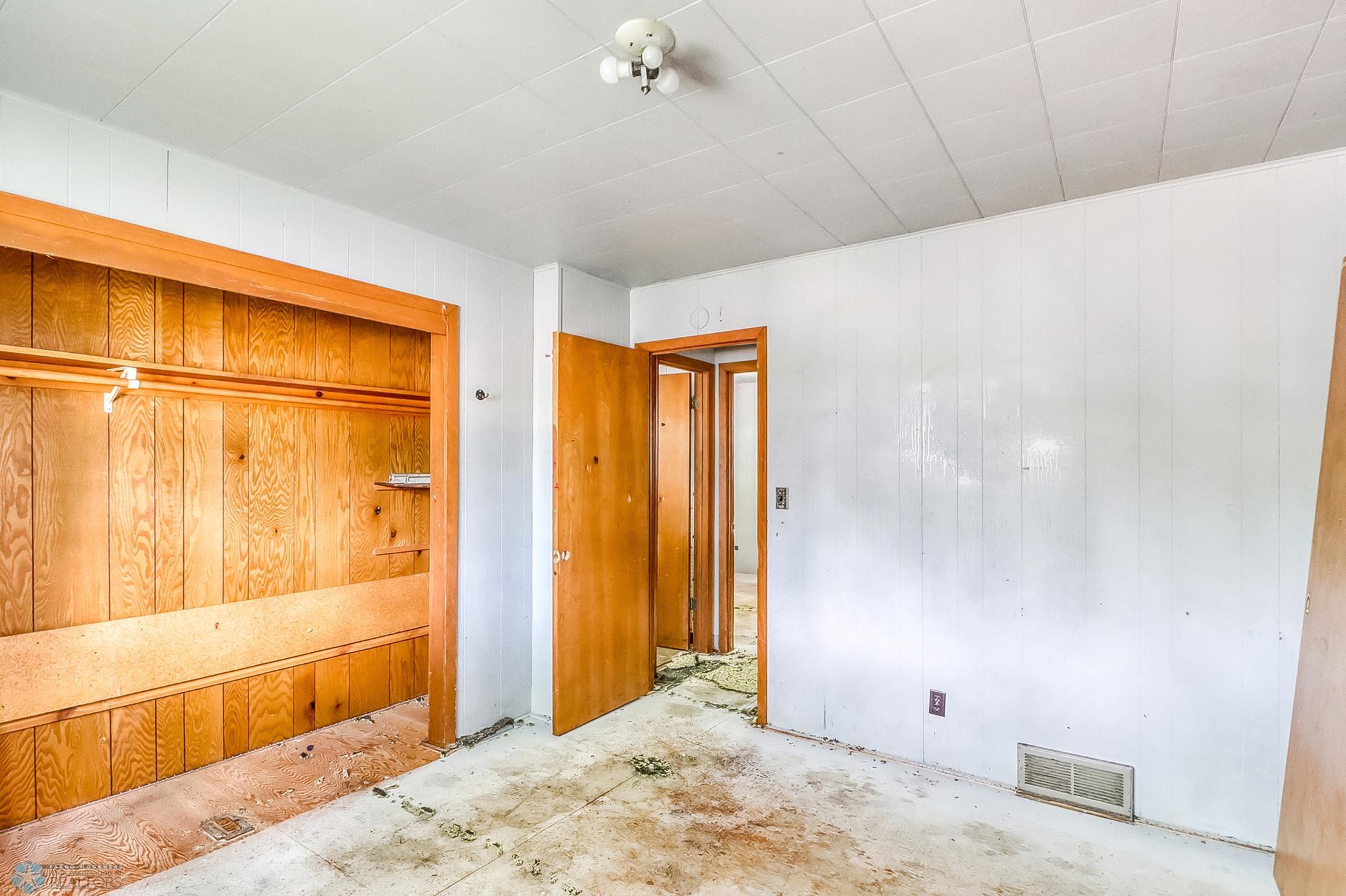 Unit 1_Bedroom1_1.jpg