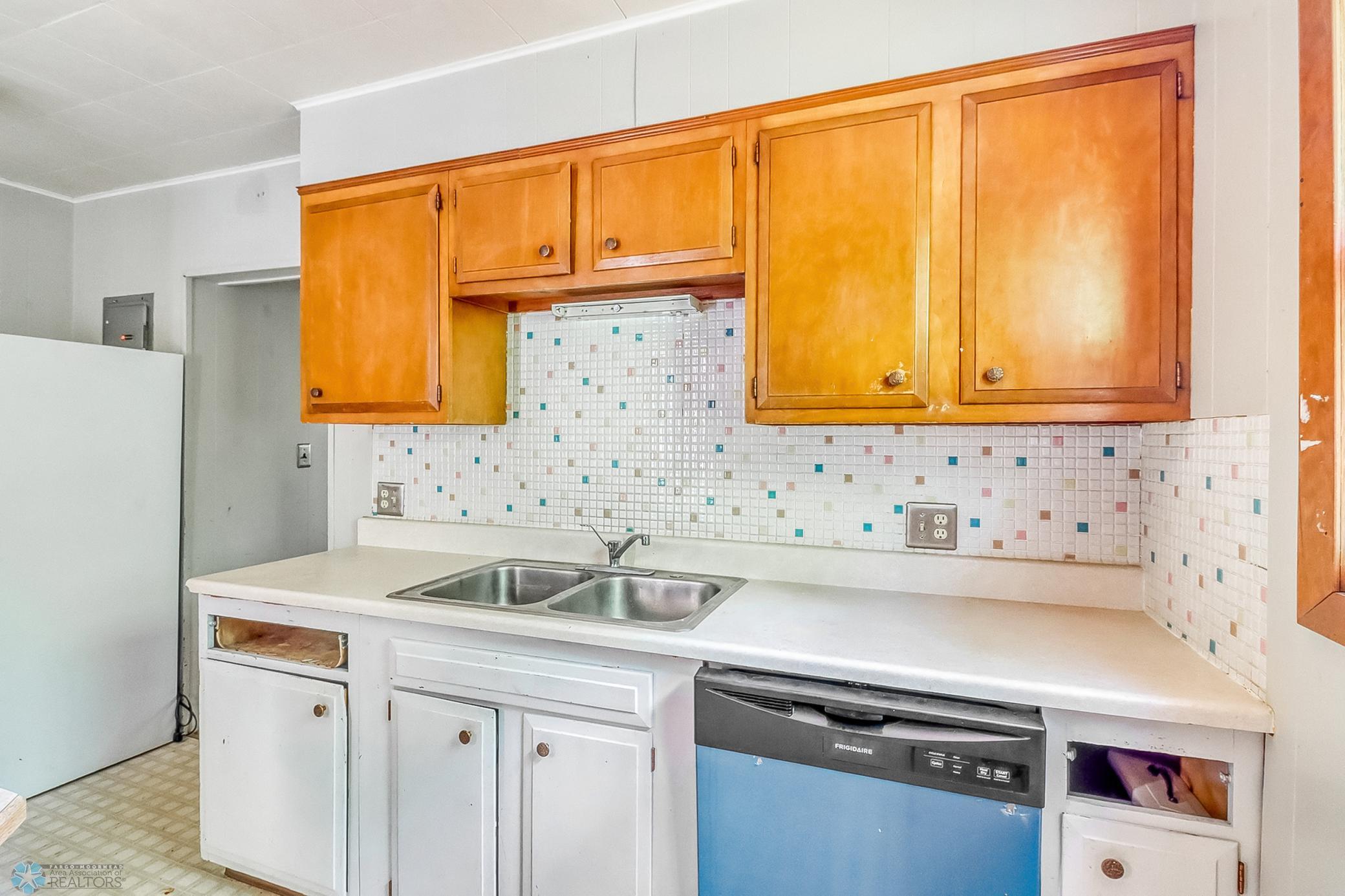 Unit 2_kitchen1_2.jpg