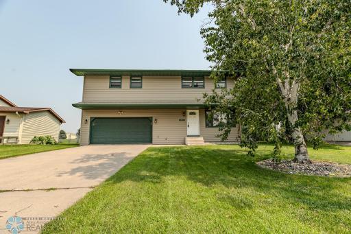 1922 13th Avenue N, Moorhead, MN 56560