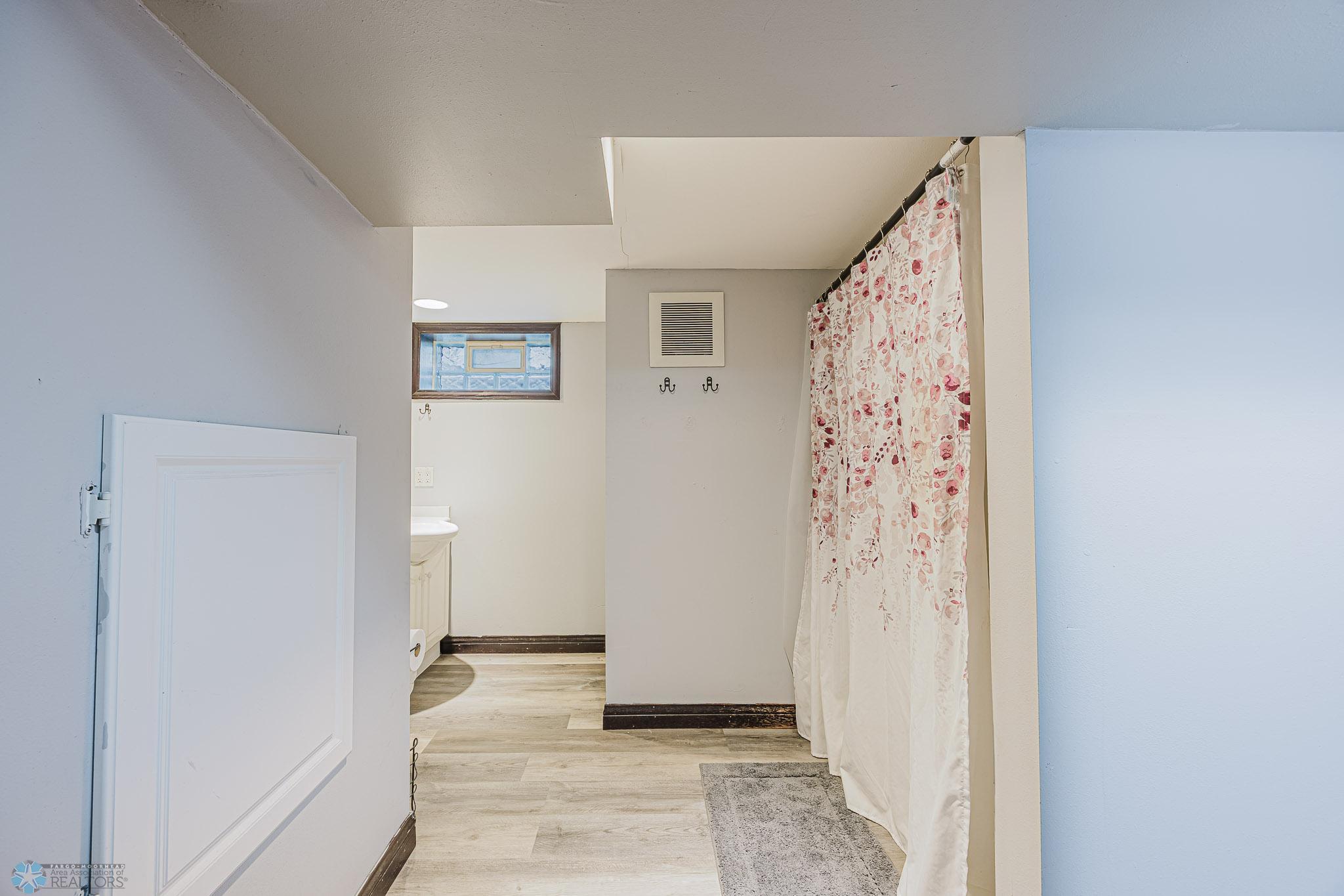 1019 3rd Ave N, Moorhead, MN, 56560-25.jpg
