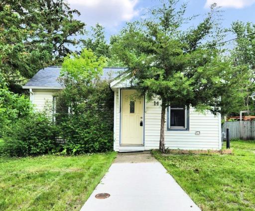 14 4th Avenue SE, Dodge Center, MN 55927