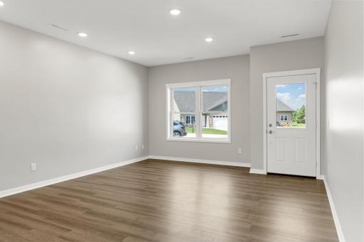 607 Northwood Place, Janesville, MN 56048