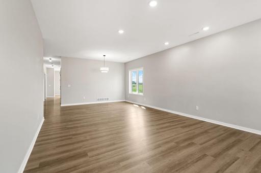 607 Northwood Place, Janesville, MN 56048