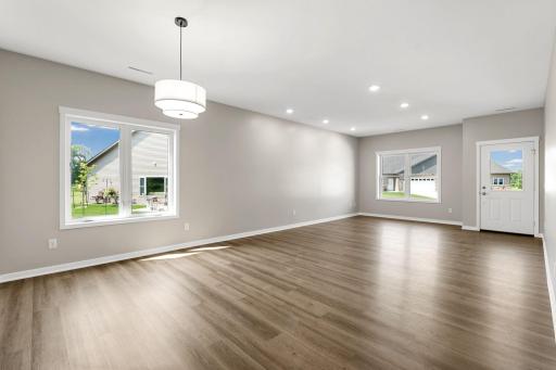 607 Northwood Place, Janesville, MN 56048