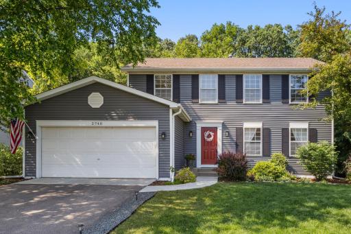 2740 Simons Drive, Chaska, MN 55318