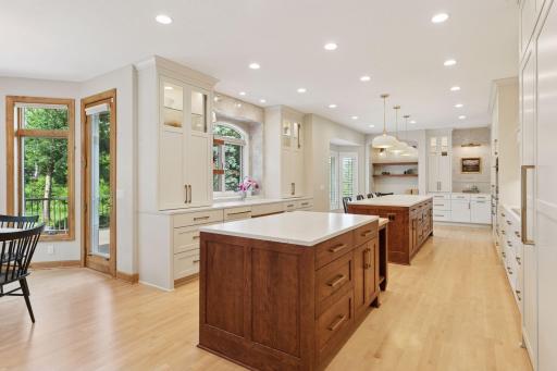 2 Bent Tree Lane, North Oaks, MN 55127