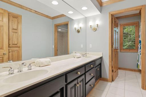 2 Bent Tree Lane, North Oaks, MN 55127