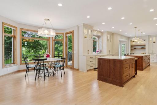 2 Bent Tree Lane, North Oaks, MN 55127