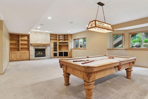 2 Bent Tree Lane, North Oaks, MN 55127