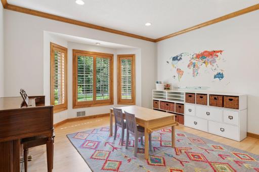 2 Bent Tree Lane, North Oaks, MN 55127