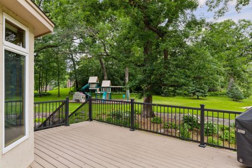 2 Bent Tree Lane, North Oaks, MN 55127