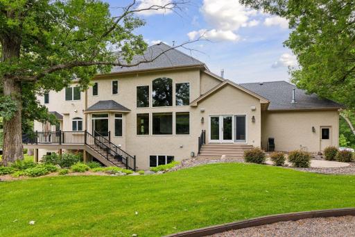 2 Bent Tree Lane, North Oaks, MN 55127