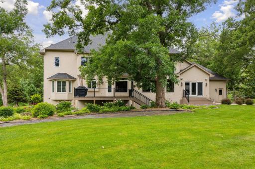 2 Bent Tree Lane, North Oaks, MN 55127