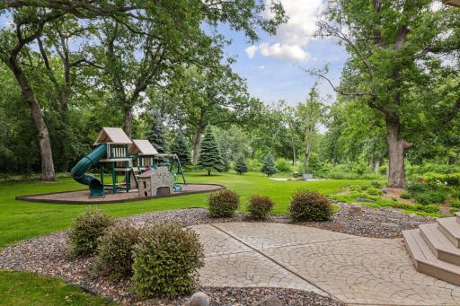2 Bent Tree Lane, North Oaks, MN 55127
