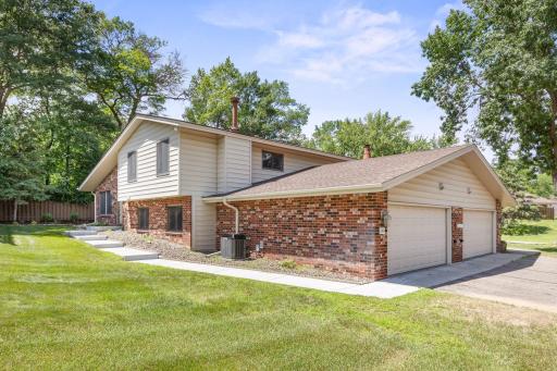 2304 Wildwood Trail, Hopkins, MN 55305