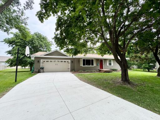 9 Bunker Circle, Monticello, MN 55362