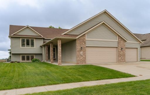 112 Prairie Stone Court SE, Stewartville, MN 55976