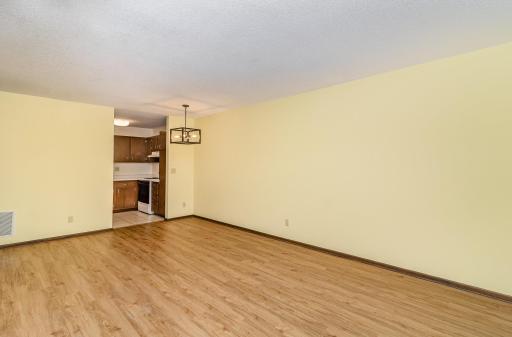 7880 Rimbley Road, Woodbury, MN 55125