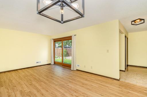 7880 Rimbley Road, Woodbury, MN 55125