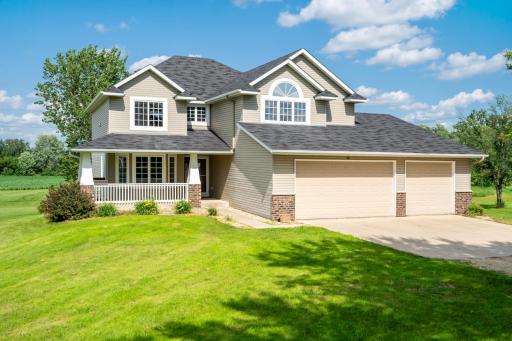 Welcome home to Country Living at its finest!