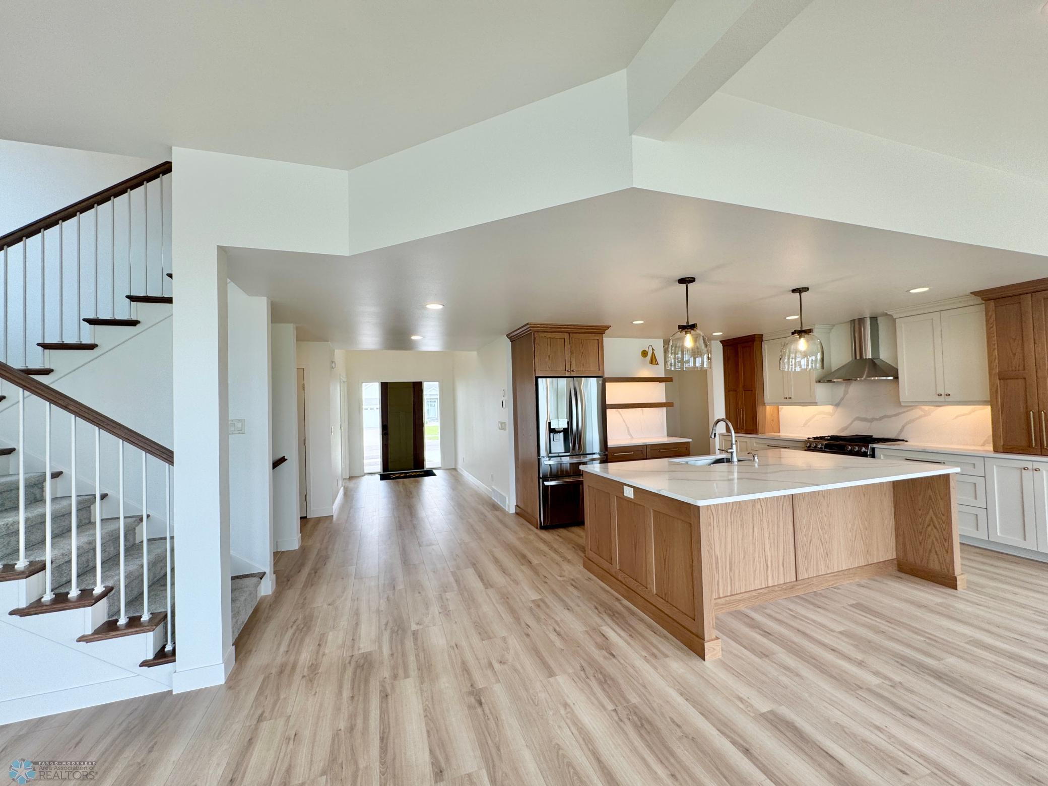 Entry/Kitchen