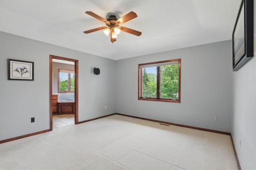18-web-or-mls-121-Wexford-Heights-Dr-18.jpg