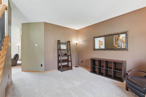 4-web-or-mls-121-Wexford-Heights-Dr-04.jpg