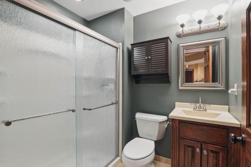 31-web-or-mls-121-Wexford-Heights-Dr-31.jpg