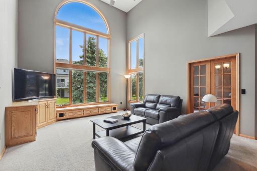 6-web-or-mls-121-Wexford-Heights-Dr-06.jpg