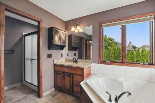 20-web-or-mls-121-Wexford-Heights-Dr-20.jpg