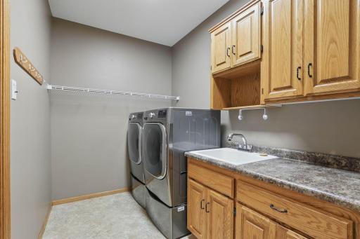 15-web-or-mls-121-Wexford-Heights-Dr-15.jpg