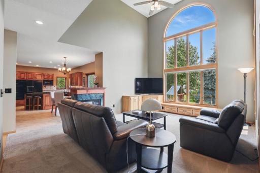 5-web-or-mls-121-Wexford-Heights-Dr-05.jpg