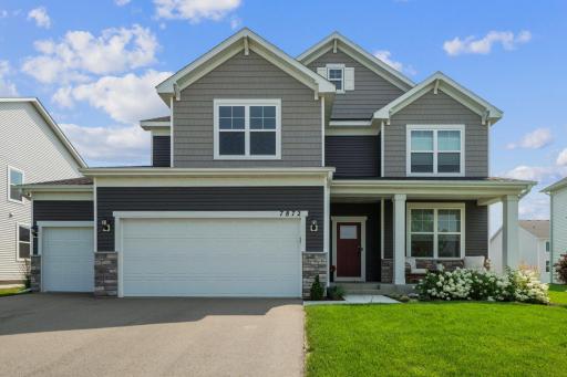 Incredible home in Victoria with all the upgrades!
