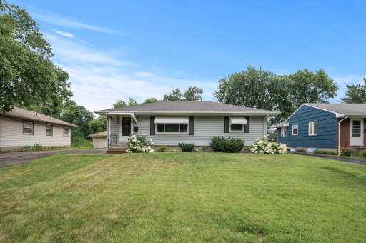 734 24th Avenue N, South Saint Paul, MN 55075