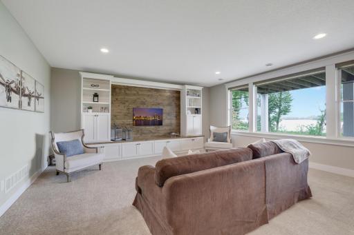 2468 Woods Drive, Victoria, MN 55386
