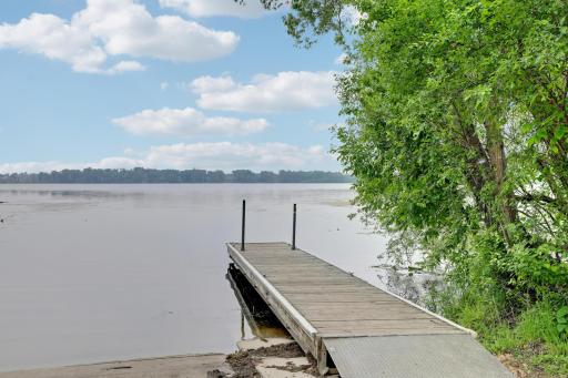 2468 Woods Drive, Victoria, MN 55386