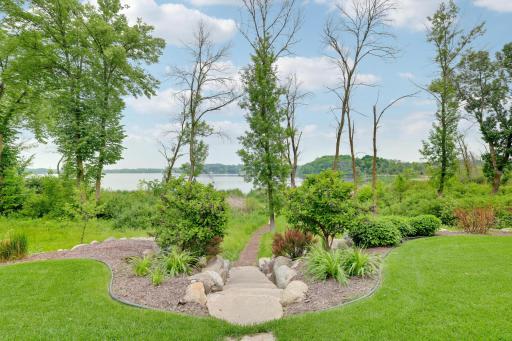2468 Woods Drive, Victoria, MN 55386