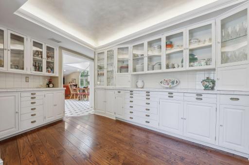 11155 Mill Run, Minnetonka, MN 55305