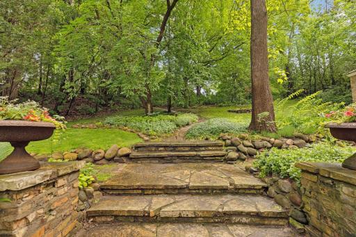 11155 Mill Run, Minnetonka, MN 55305