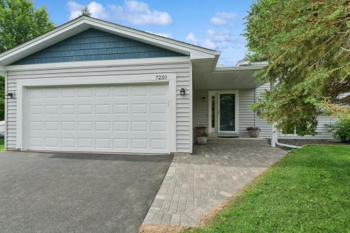 7250 Sierra Court, Chanhassen, MN 55317